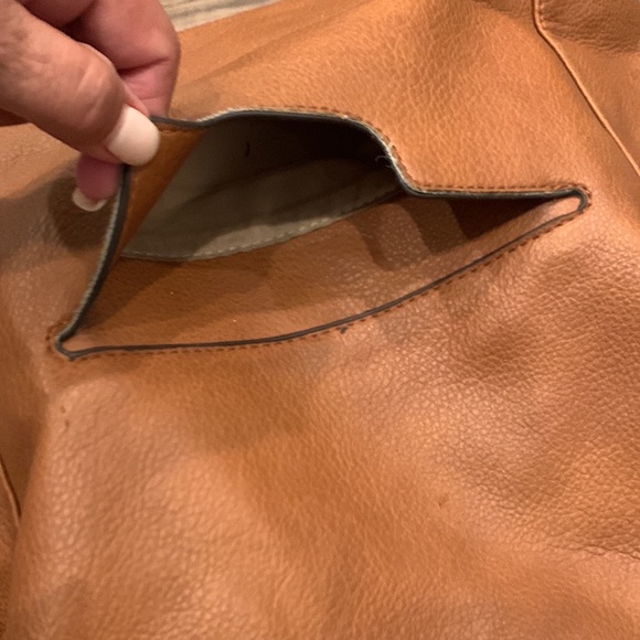 GUSSAC Italian Vegan Leather Large Handbag w Cognac Color w Gold Zipper Detail - Picture 8 of 15